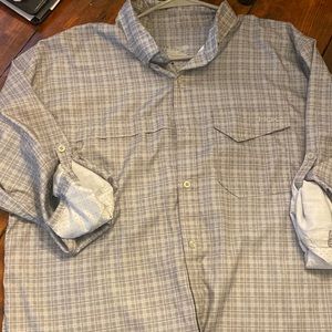 HUK shirt size large